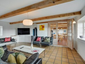 TV, fireplace, DVD player