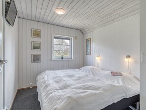 5 bedrooms, WiFi