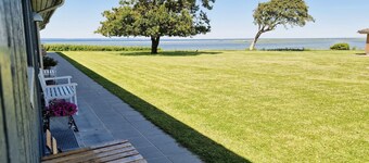 "Emira" - 50m from the sea by Interhome