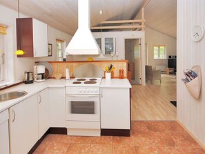 Fridge, microwave, oven, dishwasher - "Gesina" - 600m to the fjord by Interhome (Løgstør)