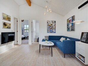 TV, fireplace, DVD player