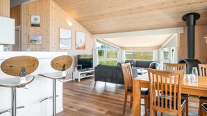Dining - "Katla" - 400m from the sea by Interhome (Løkken)