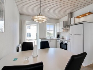 Fridge, dishwasher, cookware/dishes/utensils