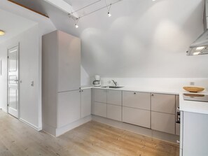 Fridge, oven, dishwasher, highchair