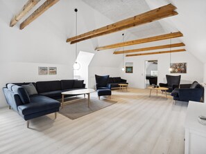 Televisión y reproductor de DVD 