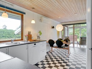 Fridge, microwave, dishwasher, cookware/dishes/utensils - "Soraya" - 700m to the fjord by Interhome (Løgstør)
