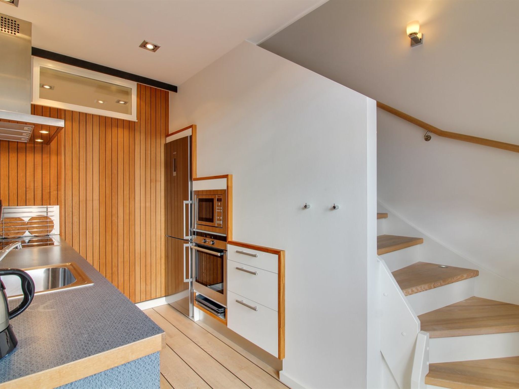 Fridge, oven, dishwasher, highchair