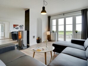 TV, fireplace, table football - "Annagrete" - 12km from the sea by Interhome (Højer)