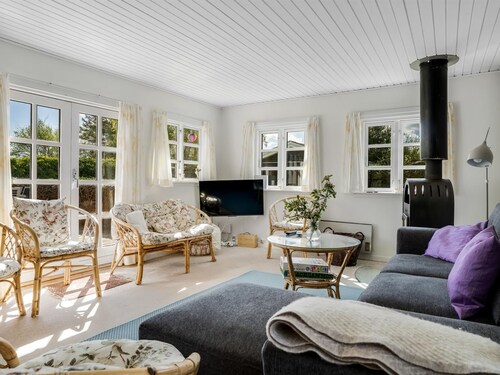"Ingobert" - 50m from the sea by Interhome