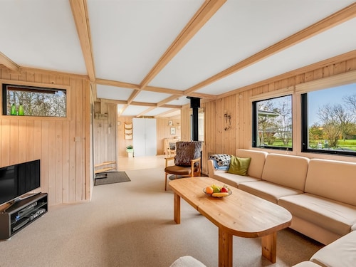 "Scarlet" - 400m to the fjord by Interhome