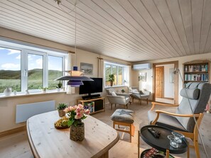 TV, fireplace, DVD player
