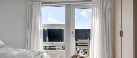3 bedrooms, Internet