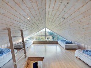 9 bedrooms, internet