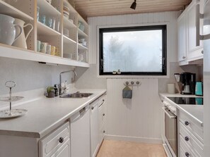 Kühlschrank, Geschirrspüler, Kochgeschirr/Geschirr/Besteck