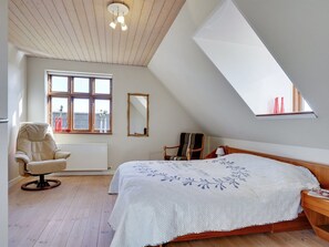 5 bedrooms, WiFi