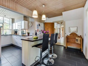 Refrigerador, microondas, horno y lavavajillas 