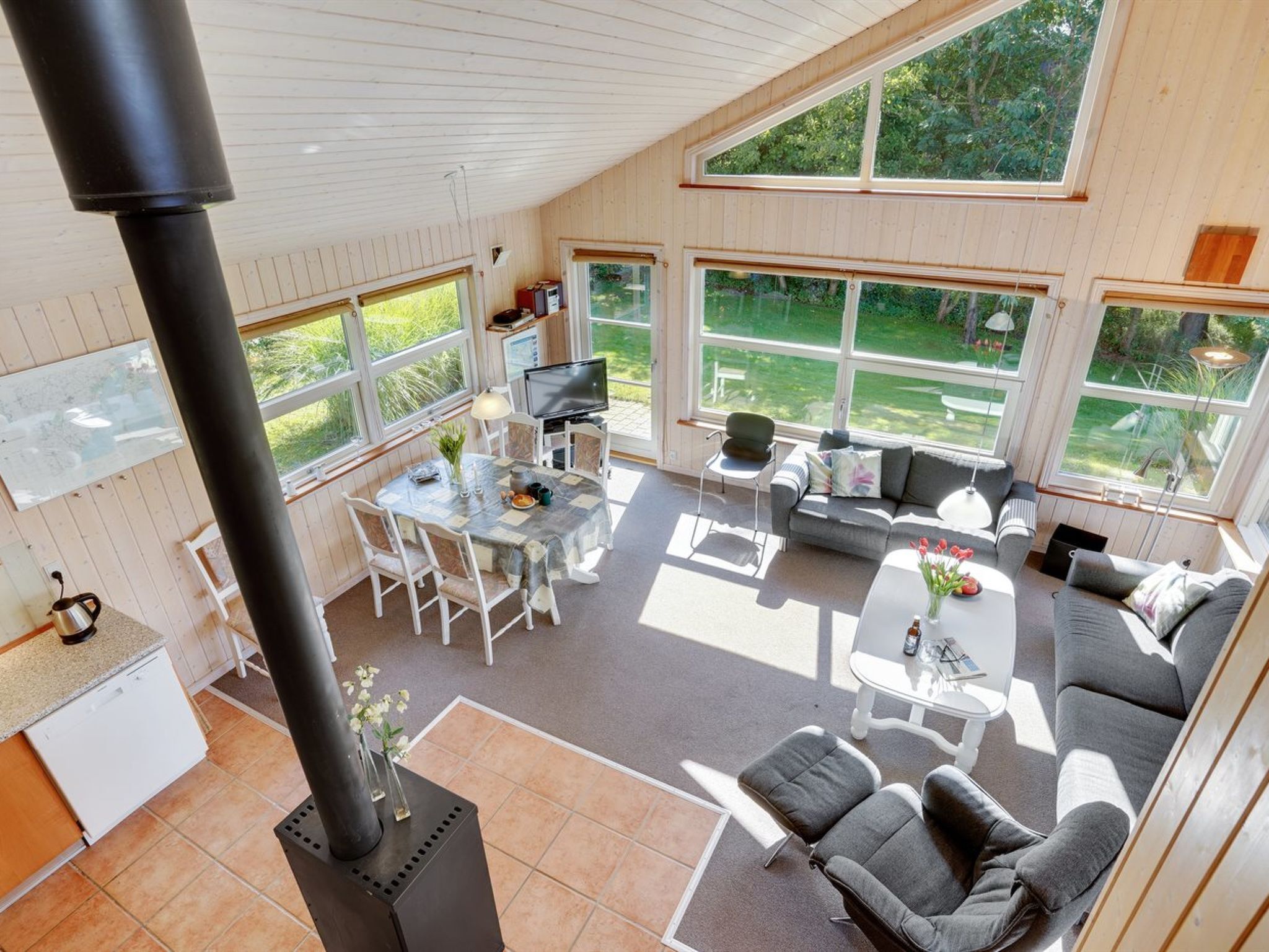 TV, fireplace, DVD player