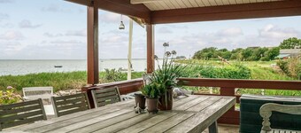 "Topi" - 15m from the sea by Interhome