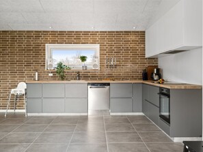 Réfrigérateur, micro-ondes, lave-vaisselle