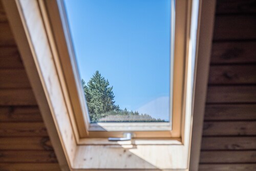 Ferienhaus 'Urthalerhof Historic' mit Bergblick, Gemeinschaftsgarten und WLAN
