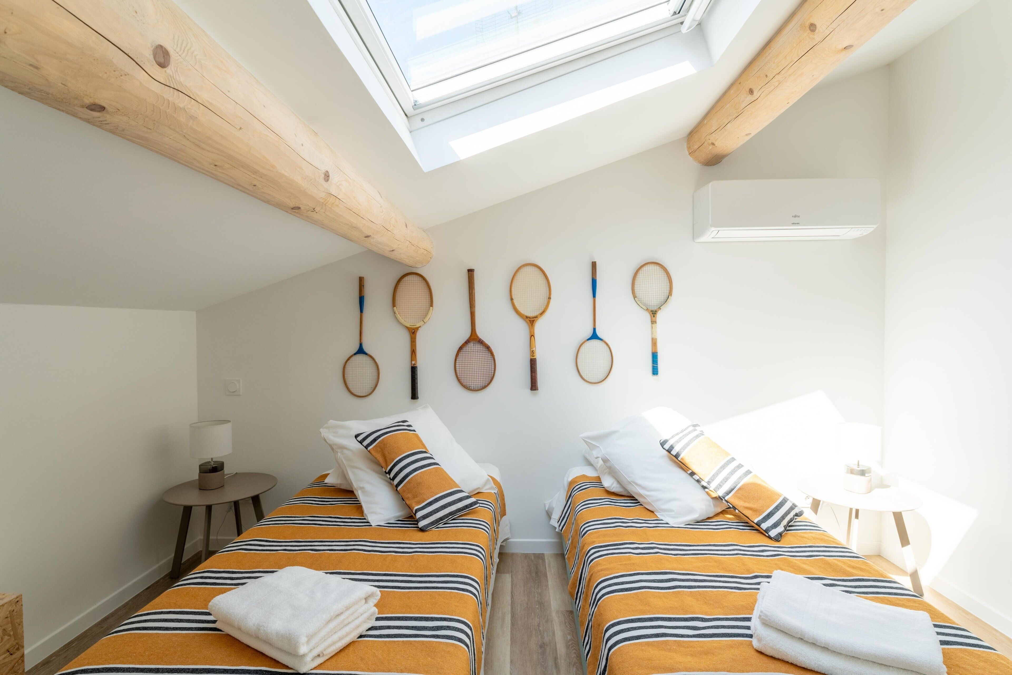 2 chambres, fer et planche à repasser, Wi-Fi gratuit, draps fournis