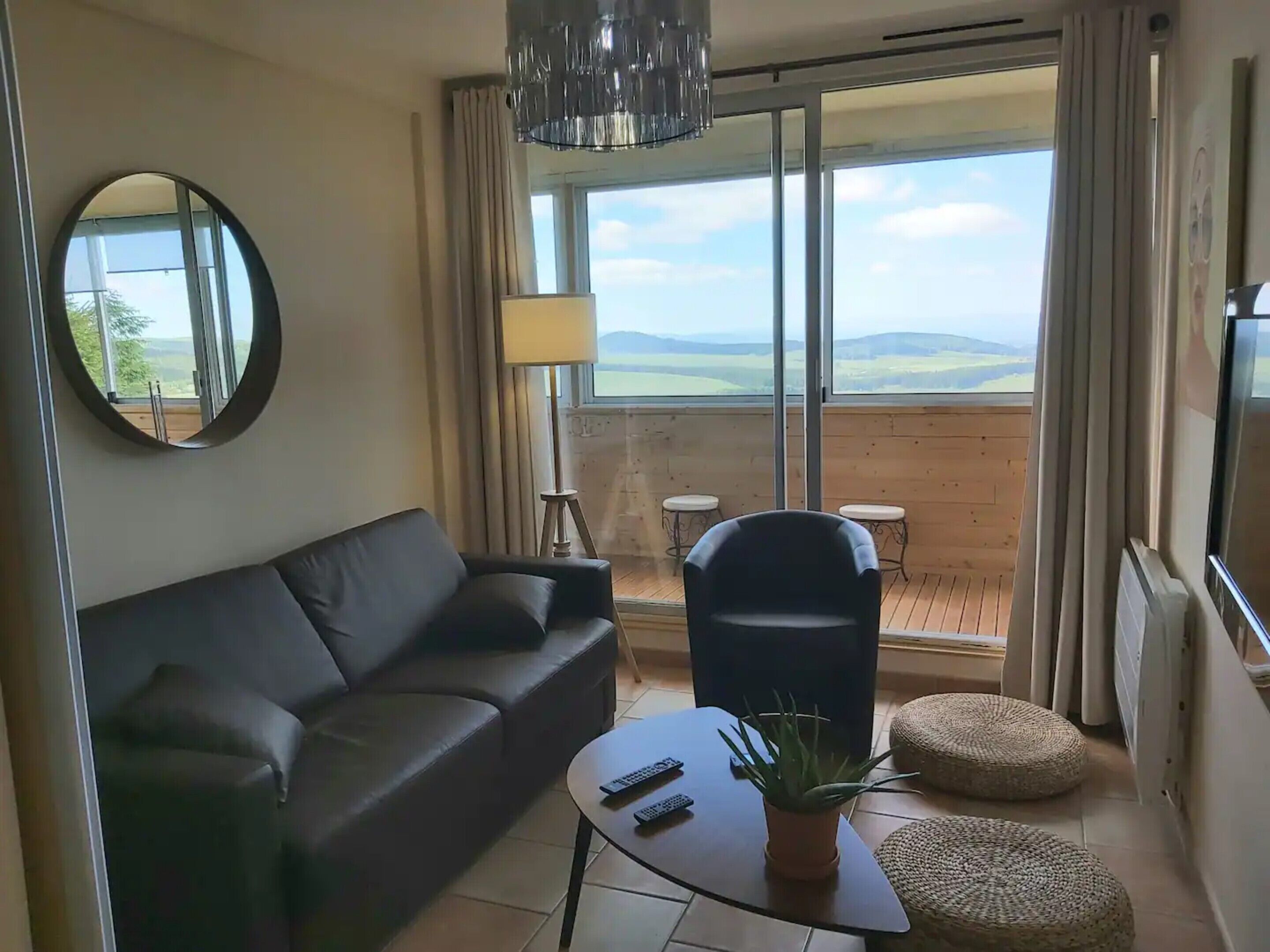 Télévision, table de tennis de table