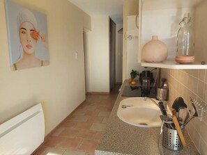 Suihku, hiustenkuivaaja