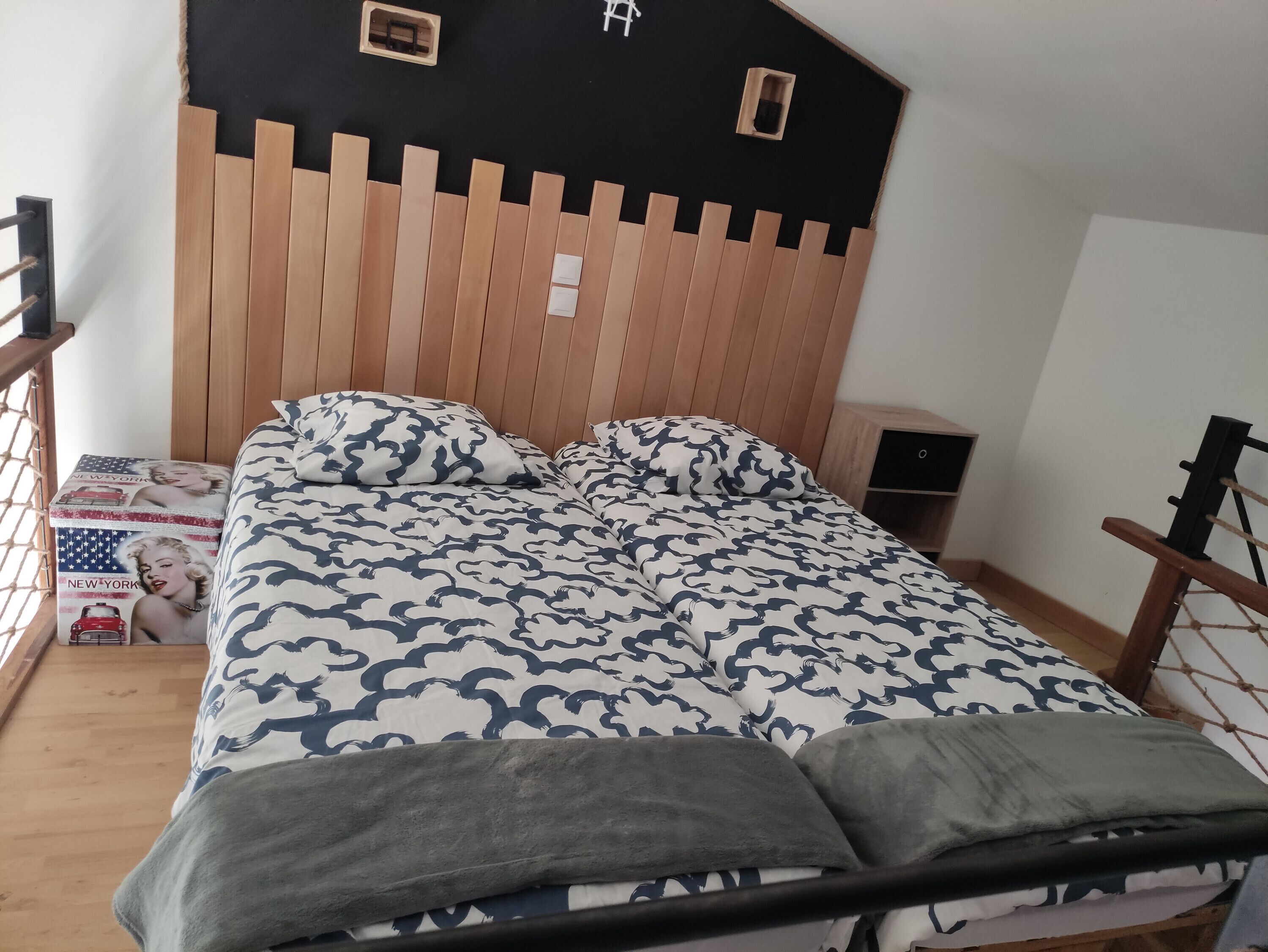 1 室のベッドルーム、アイロン / アイロン台、WiFi (無料)、ベッドシーツ