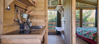 Glamping 'Familiare Vicino Al Mare' with Private Terrace, Private Garden and Wi-Fi