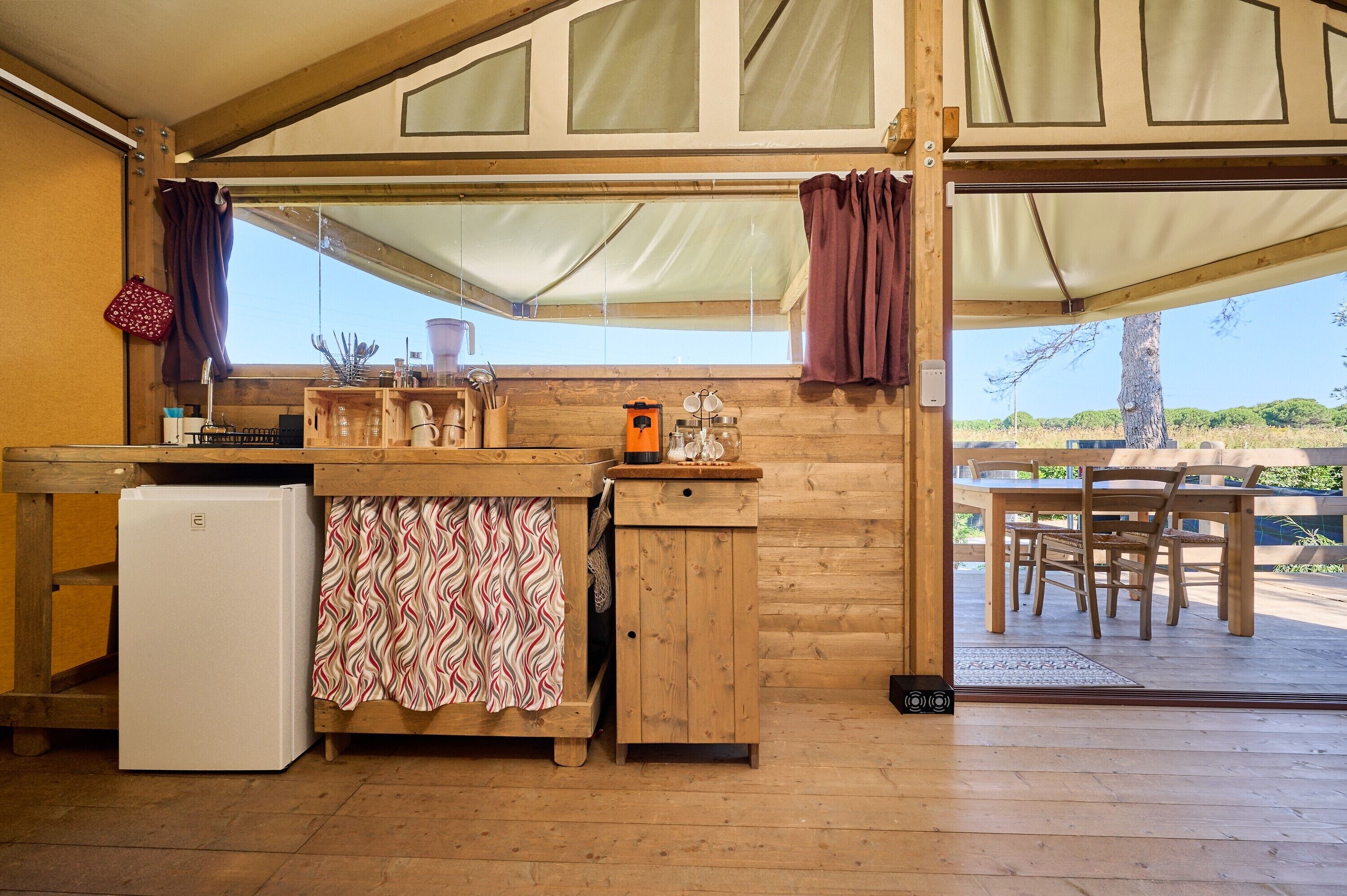 Fridge, stovetop, coffee/tea maker, electric kettle