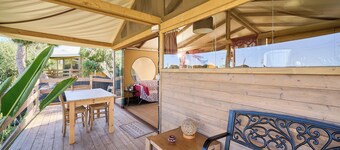 Glamping 'Tenda Glamping Vicino Al Mare' with Terrace, Garden and Wi-Fi
