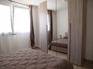 1 bedroom, free WiFi, bed sheets - Farmhouse 'Bilocale Vicino Al Mare' with Private Garden, Wi-Fi and Air Conditioning (Piombino)