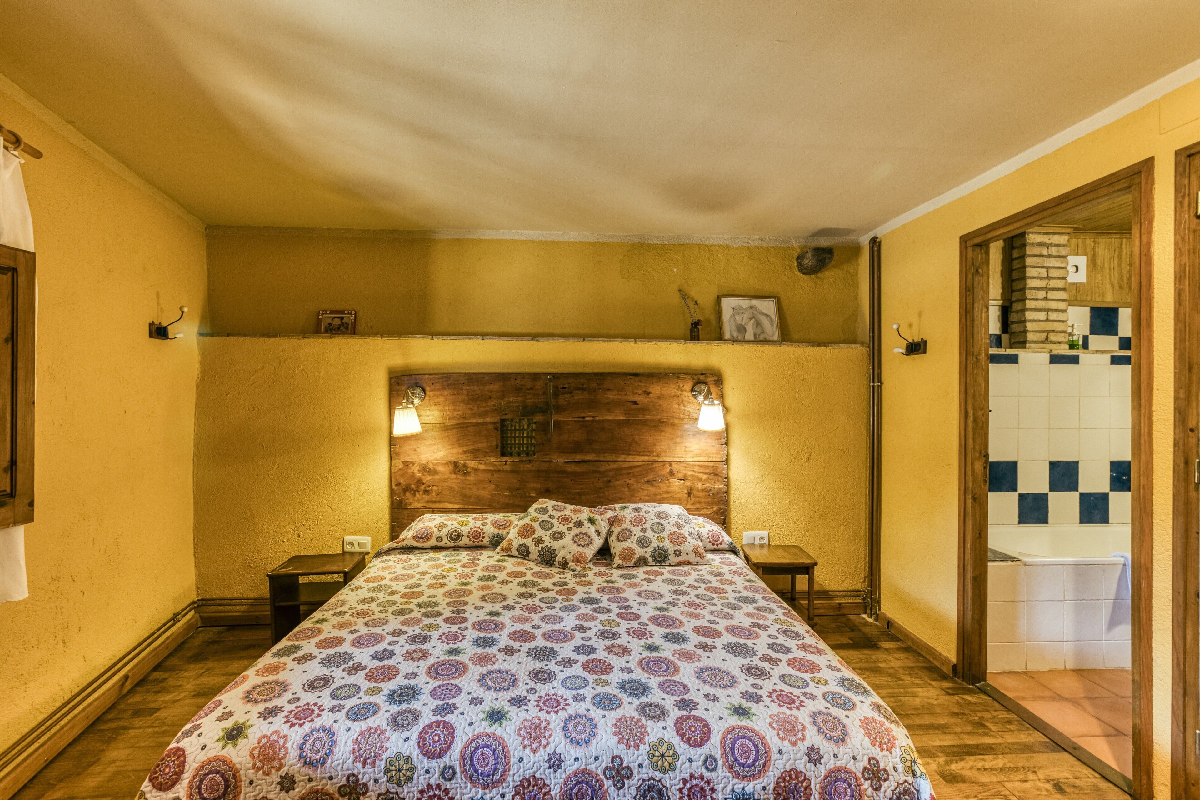 5 chambres, accès au Wi-Fi (inclus), literie fournie