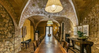 Farmhouse 'Mas Alba' with Mountain View, Private Pool and Wi-Fi
