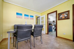 Dining - Apartment 'Salou Centro' with Private Terrace (Salou)