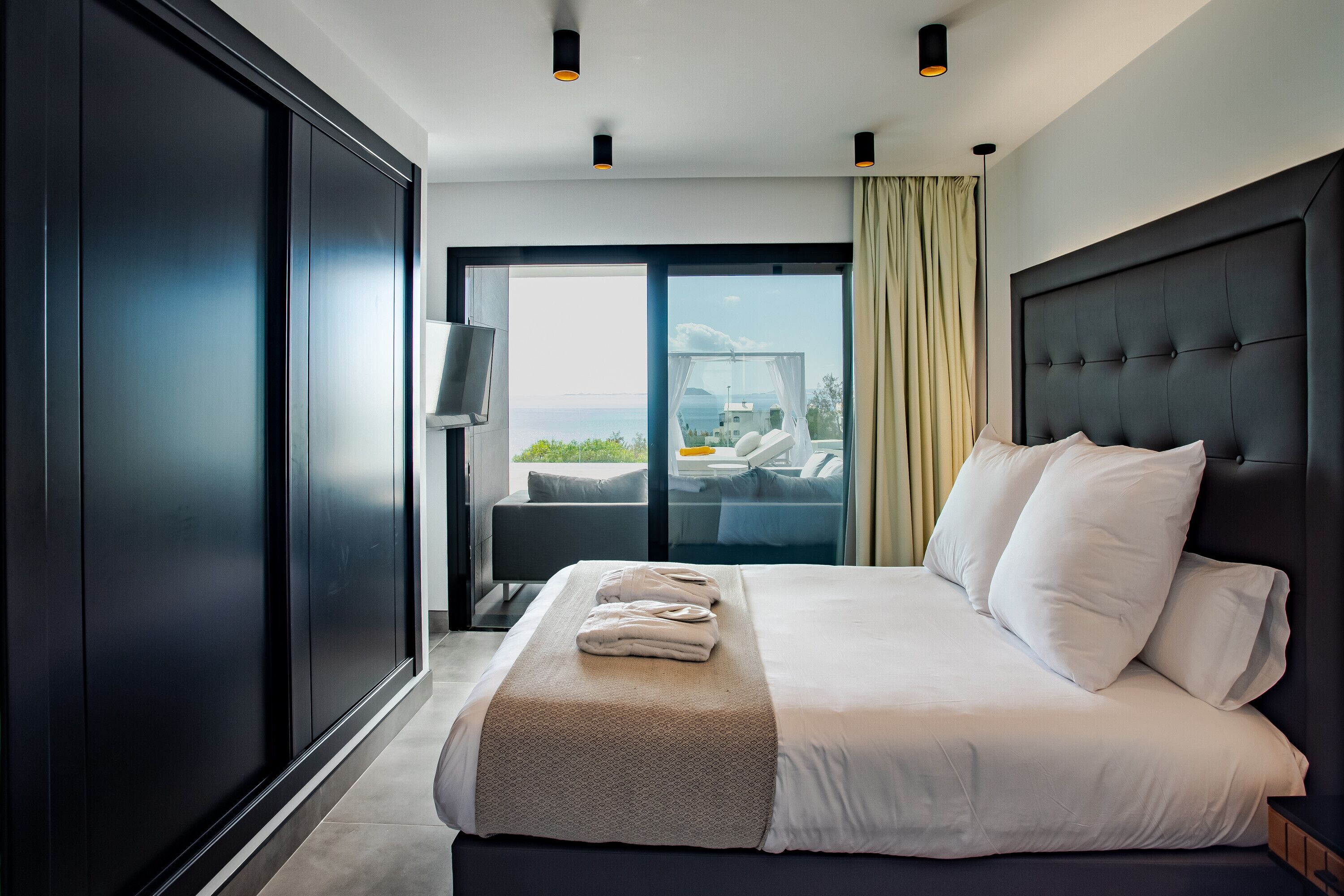 7 slaapkamers, een strijkplank/strijkijzer, gratis wifi, beddengoed