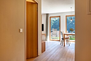 Interior - Vista Dolomites apartment 'Activity' with Mountain View, Private Garden and Wi-Fi (S. Cristina)