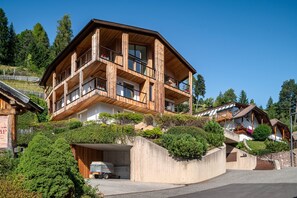 Exterior - Vista Dolomites apartment "Vitality" with Mountain View, Private Garden & Wi-Fi (S. Cristina)