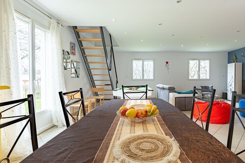 Holiday Home 'La Maison Dans Les Noyer' with Private Pool, Wi-Fi and Air Conditioning