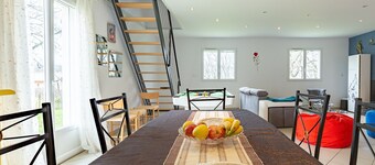 Holiday Home 'La Maison Dans Les Noyer' with Private Pool, Wi-Fi and Air Conditioning