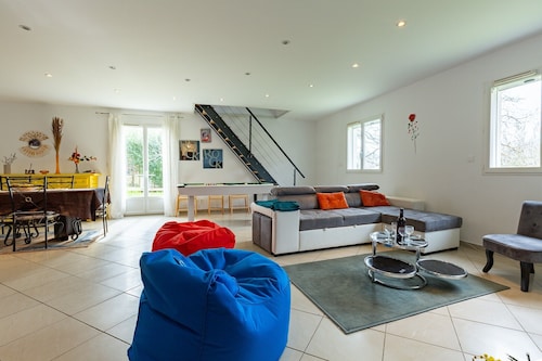 Maison de vacances 'La Maison Dans Les Noyer' avec piscine privée, Wi-Fi et climatisation