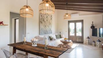 Fernseher, Tischtennisplatte