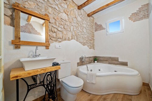 Holiday Home 'Ca La Rápita' with Balcony & Wi-Fi