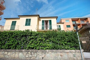 Exterior - Apartment 'Dai Baccino' with Balcony (Celle Ligure)