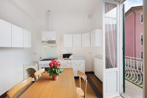 Dining - Apartment 'Dai Baccino' with Balcony (Celle Ligure)