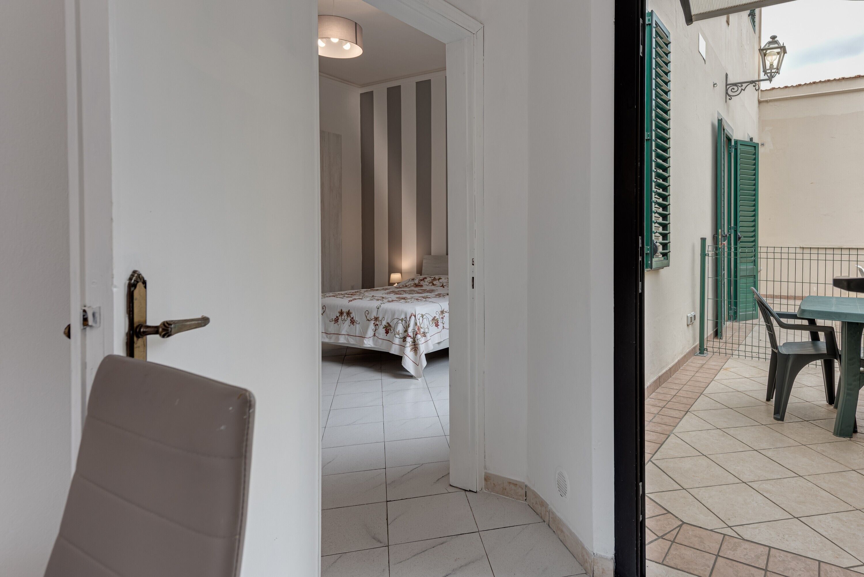 1 chambre, fer et planche à repasser, Wi-Fi gratuit, draps fournis