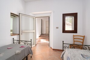 Dining - Holiday Home 'La Casa Del Sole' with Private Terrace and Air Conditioning (LOCULI)