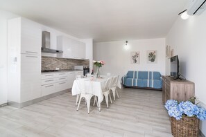 Interior - Apartment 'Celeste' with Private Terrace, Wi-Fi and Air Conditioning (Orosei)