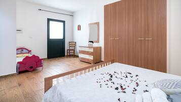 2 bedrooms, free WiFi, bed sheets