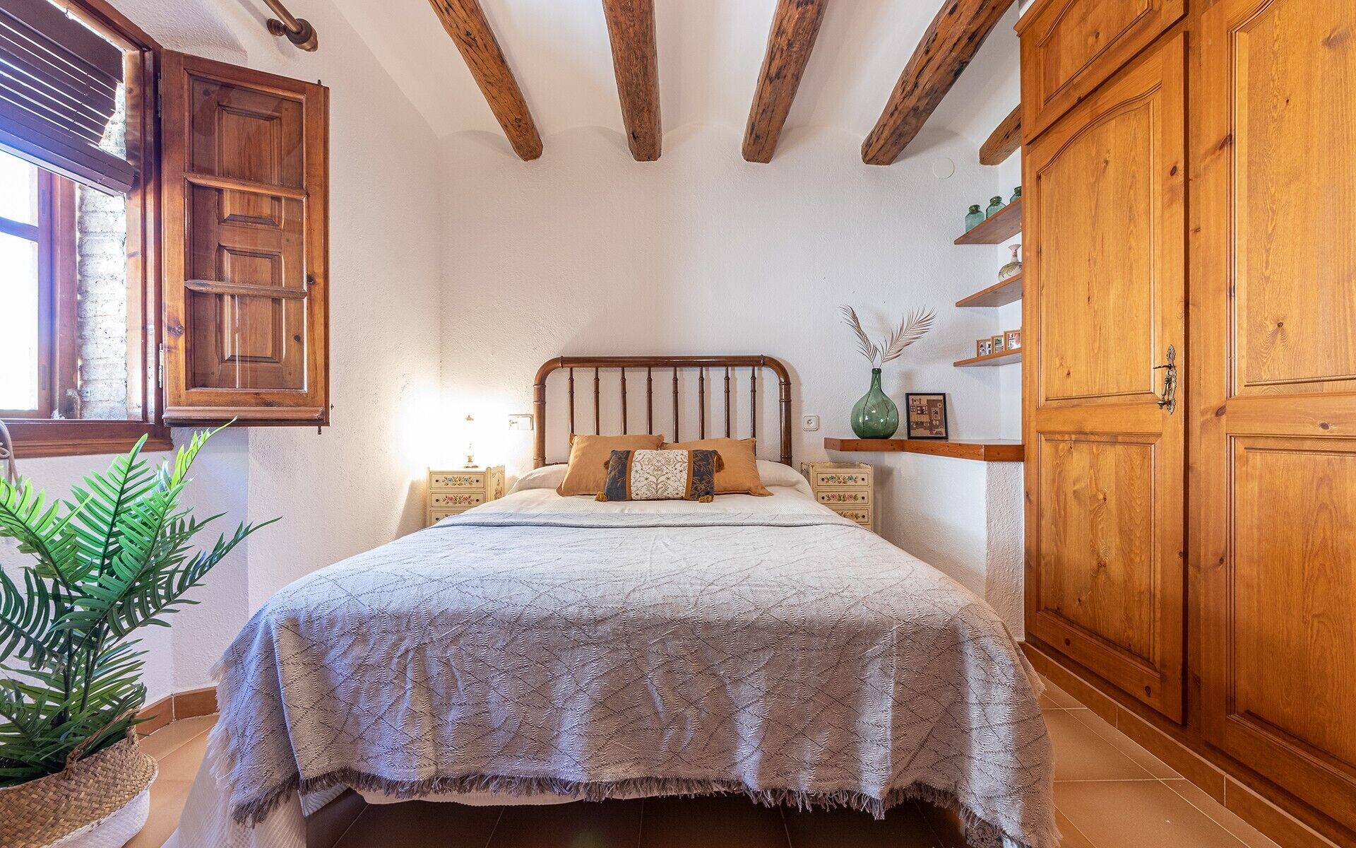 4 camere, ferro/asse da stiro, Wi-Fi gratuito, lenzuola